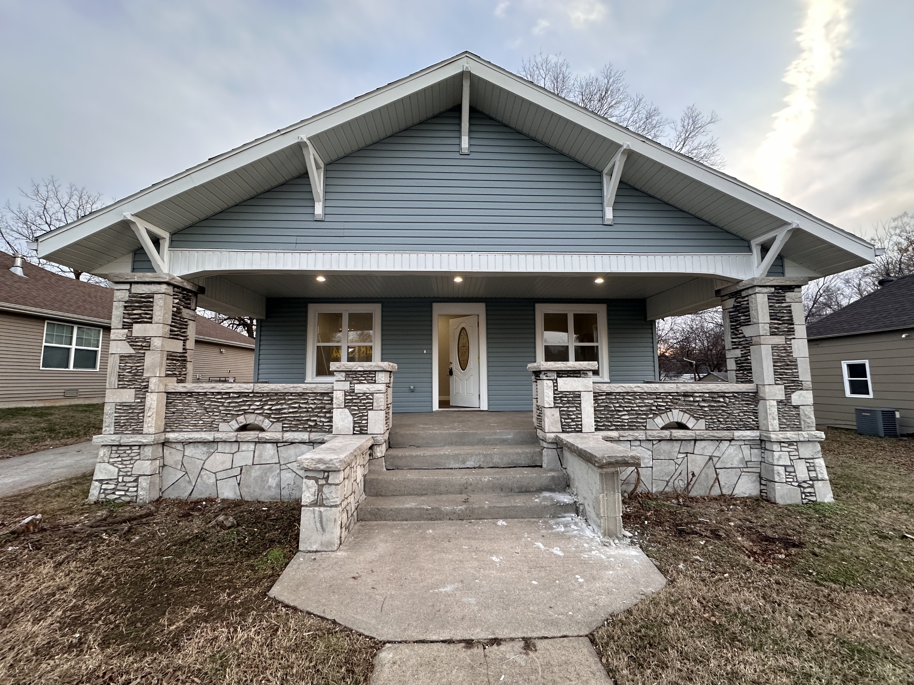 528 West Division Street